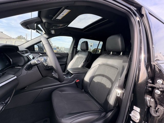 New 2025 Jeep Grand Cherokee L Altitude image 20