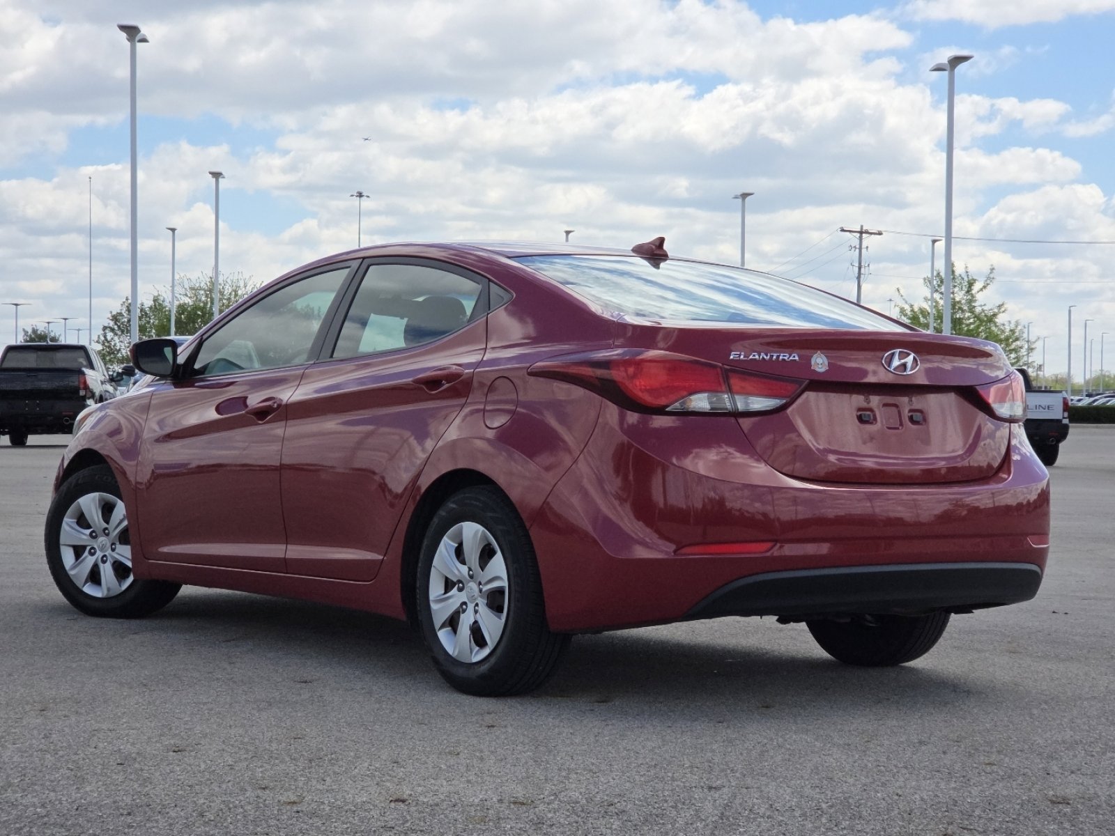 Used 2016 Hyundai Elantra SE image 12