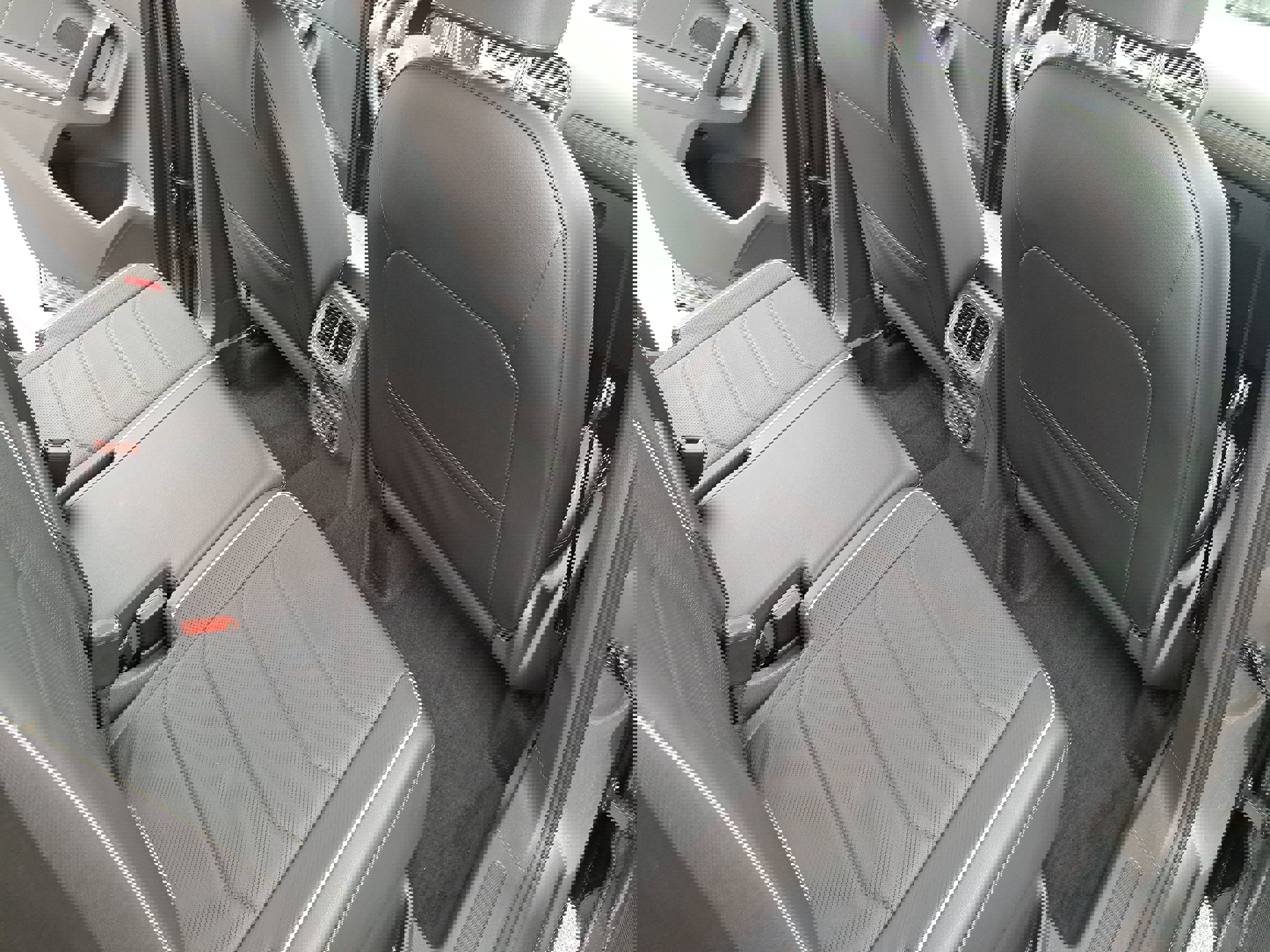 Certified 2024 Volkswagen Tiguan SEL R-Line image 11