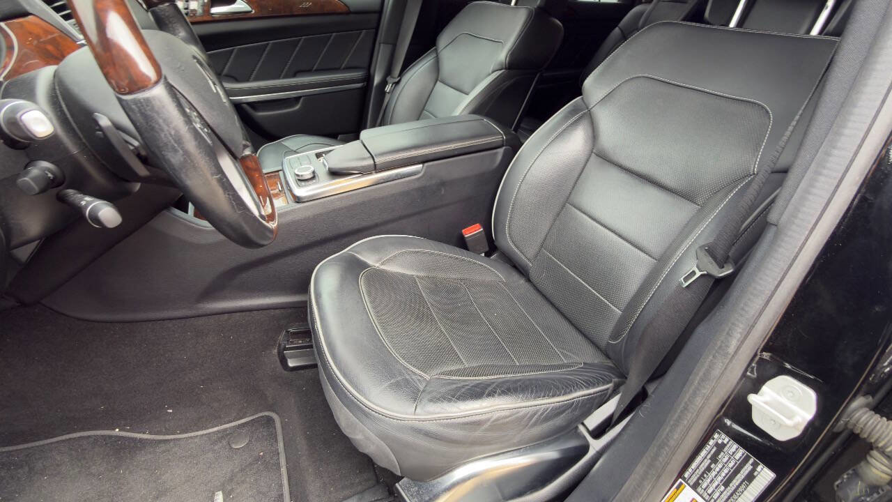 Used 2014 Mercedes-Benz GL 550 4MATIC image 30