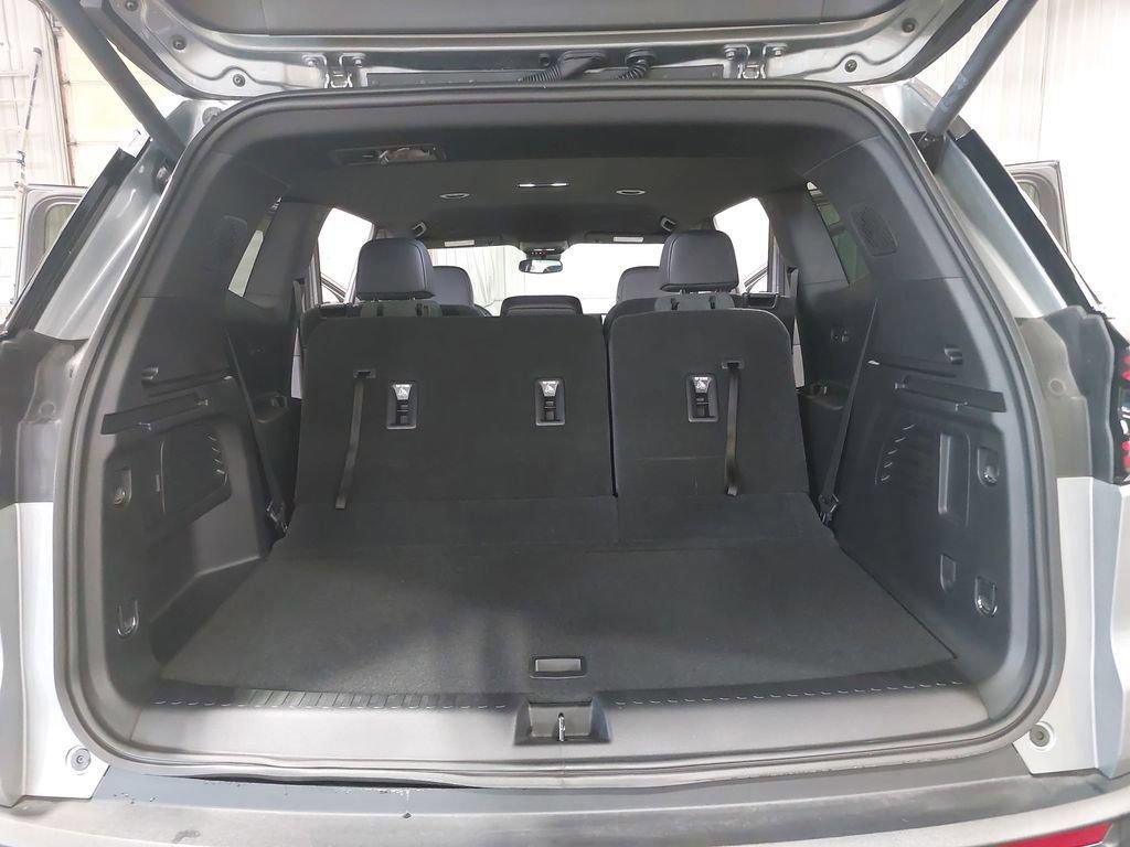 New 2025 GMC Acadia AT4 w/ LPO, Floor Liner Package AWD/4WD image 14
