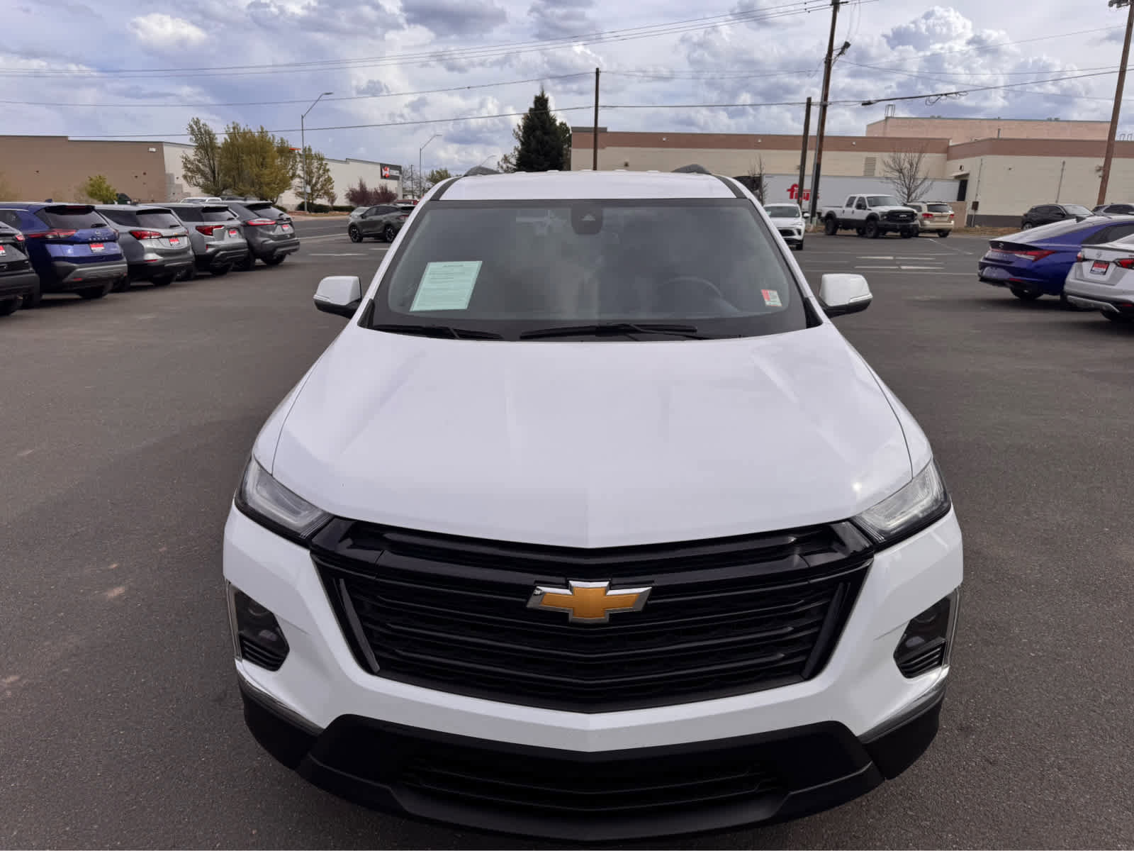 Used 2023 Chevrolet Traverse LT image 8