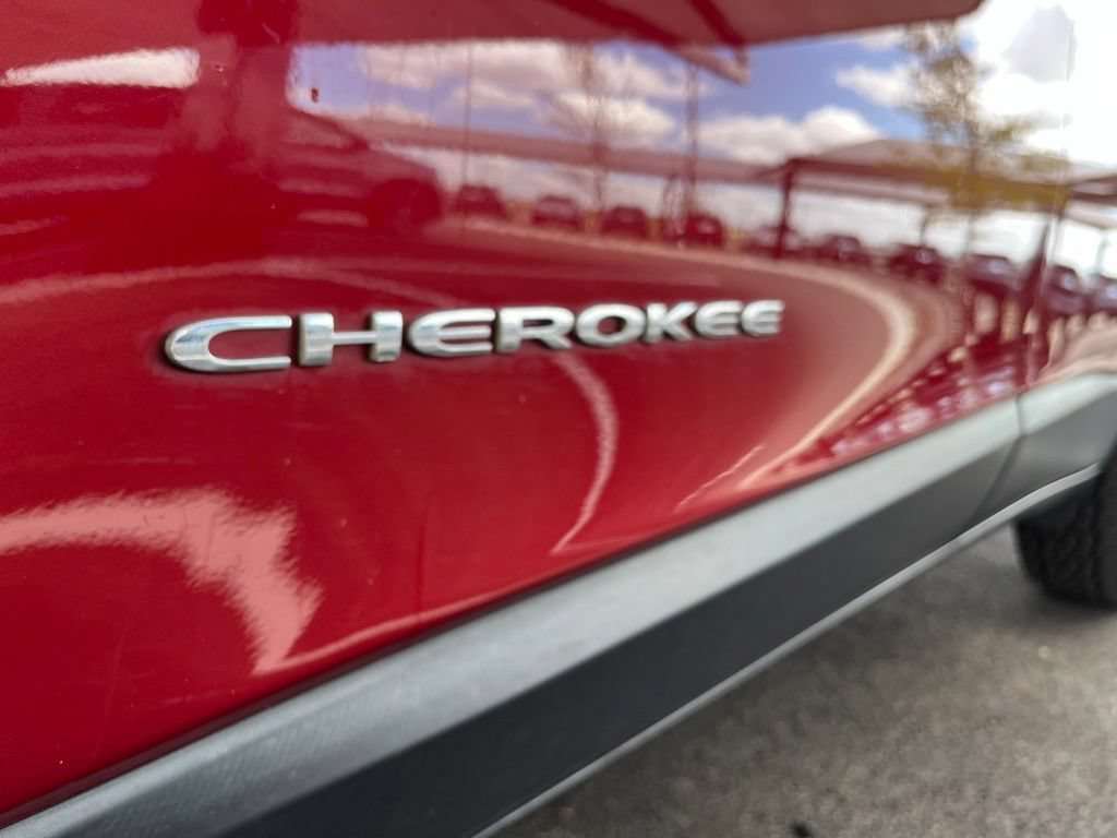 Used 2017 Jeep Cherokee Latitude w/ Safety/Convenience Group AWD/4WD image 12