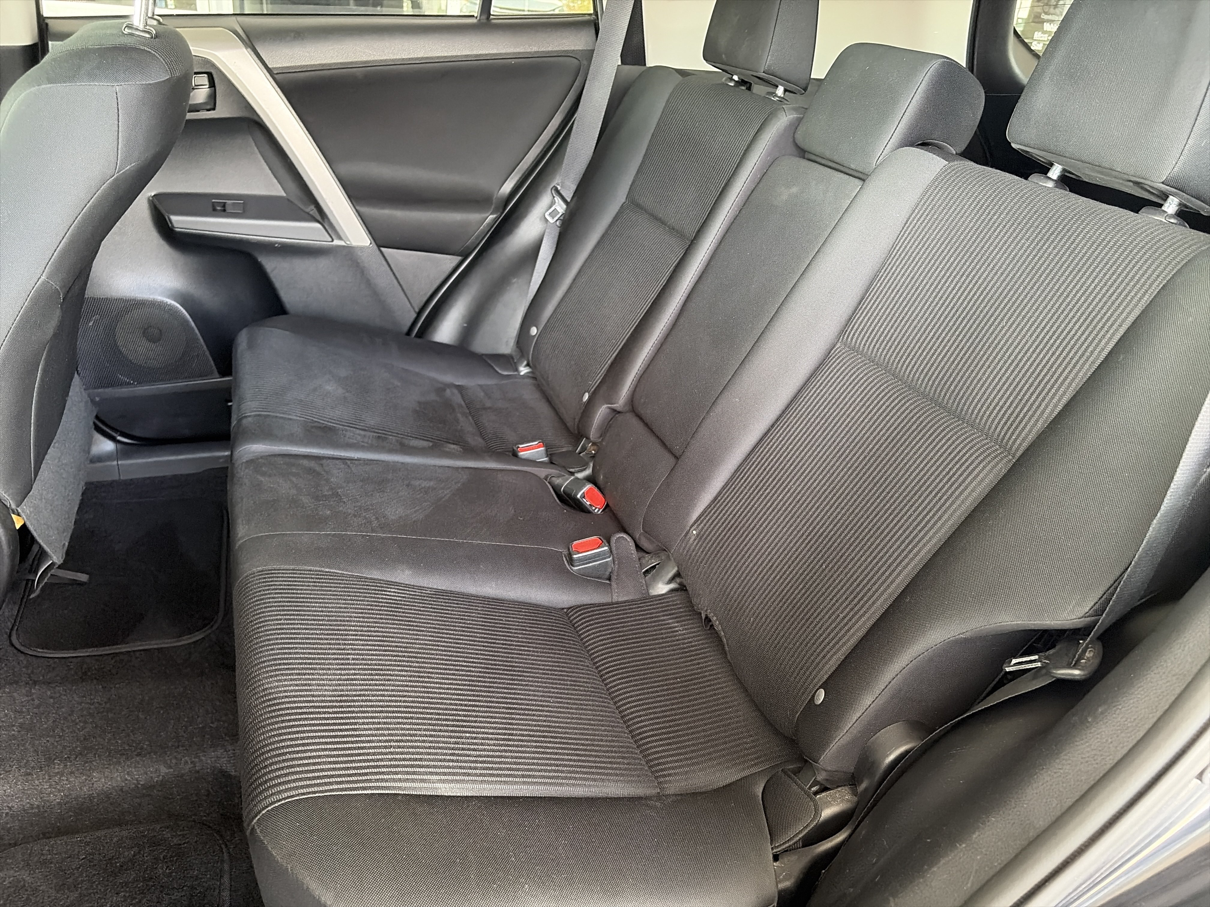 Used 2017 Toyota RAV4 LE w/ All Weather Liner Package AWD/4WD image 10