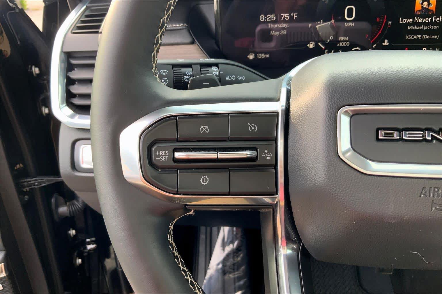 Used 2025 GMC Acadia Denali FWD image 23
