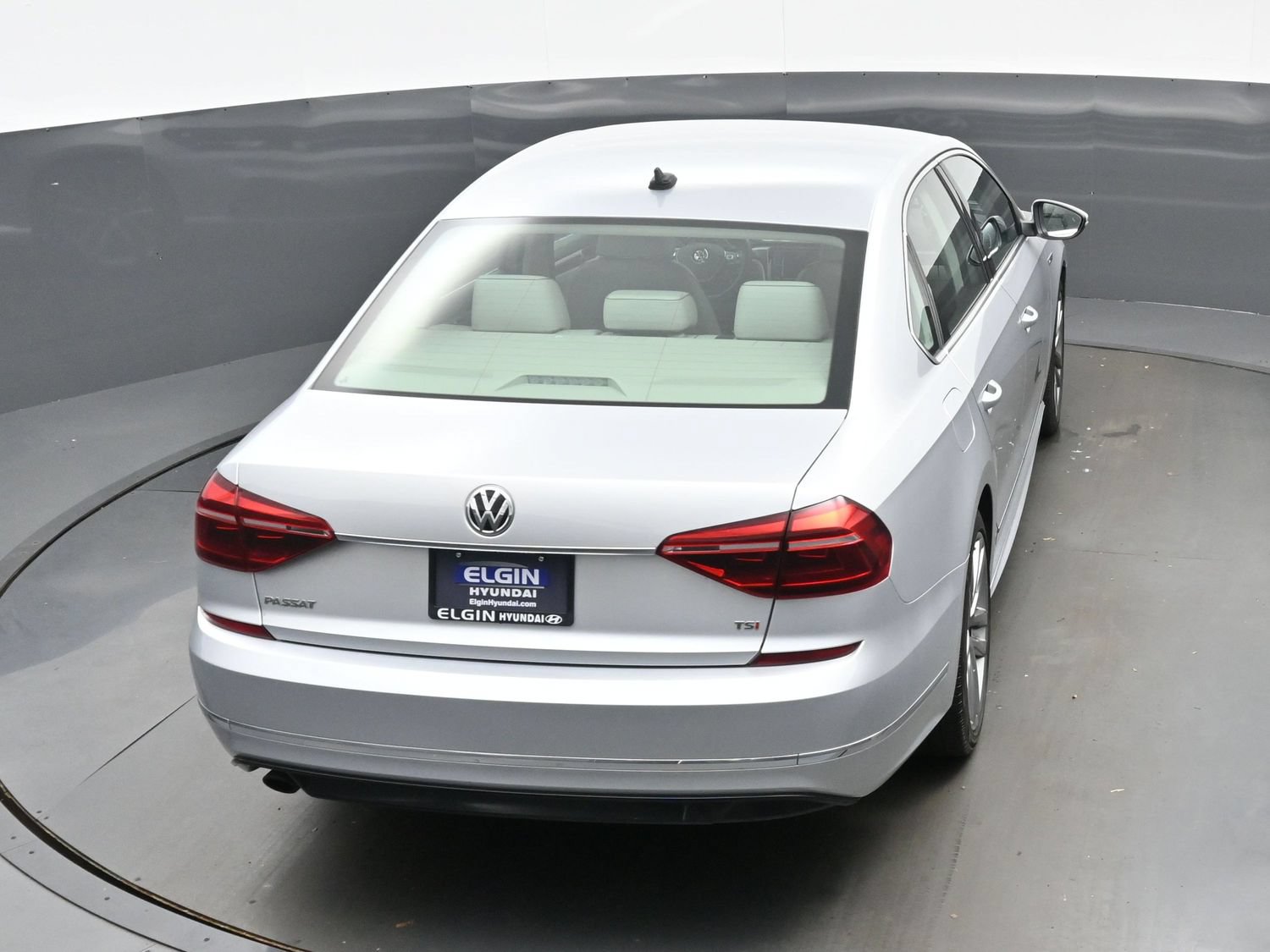 Used 2017 Volkswagen Passat 1.8T R-Line FWD image 35