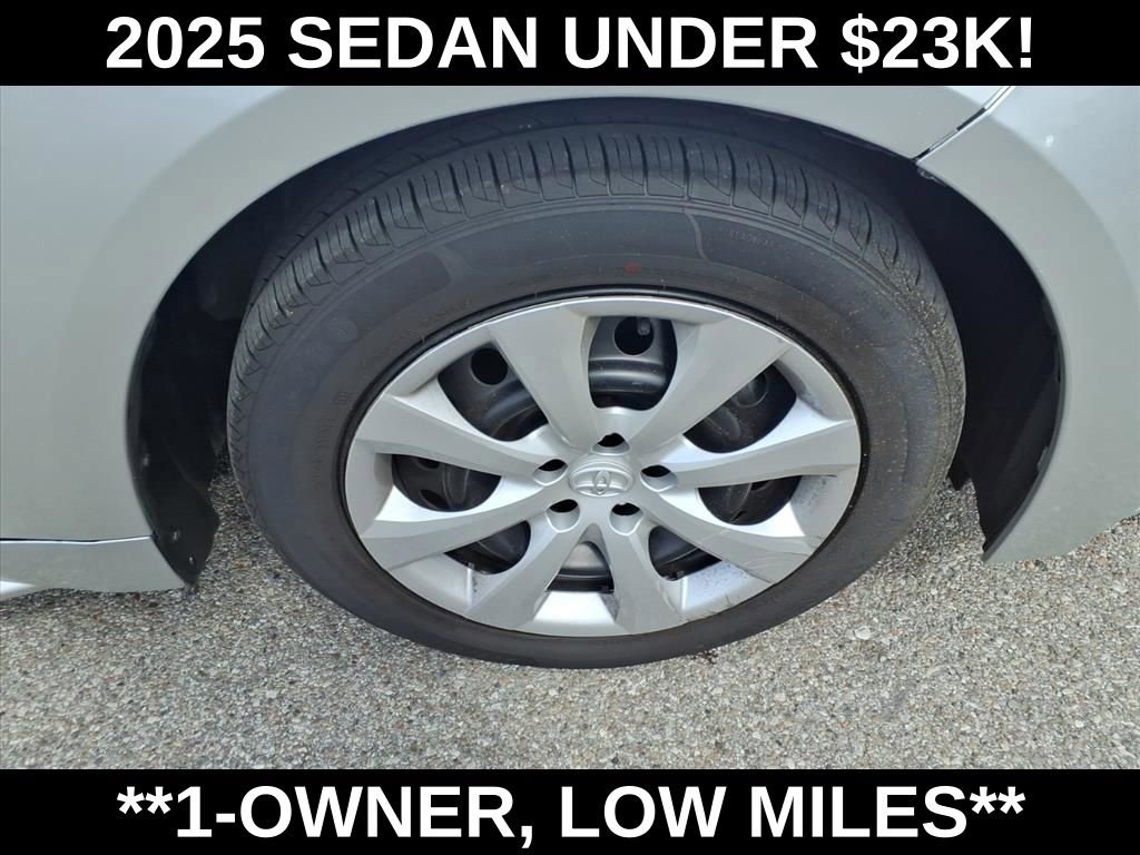Used 2025 Toyota Corolla LE FWD image 10
