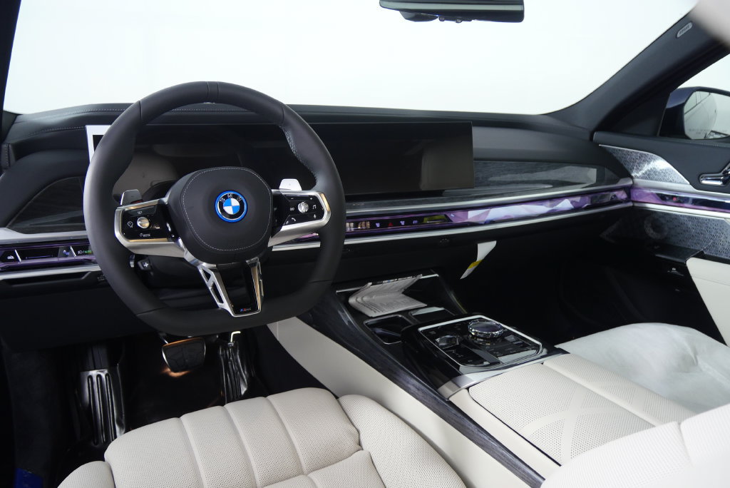 Used 2026 BMW 750e xDrive w/ Executive Package AWD/4WD image 19