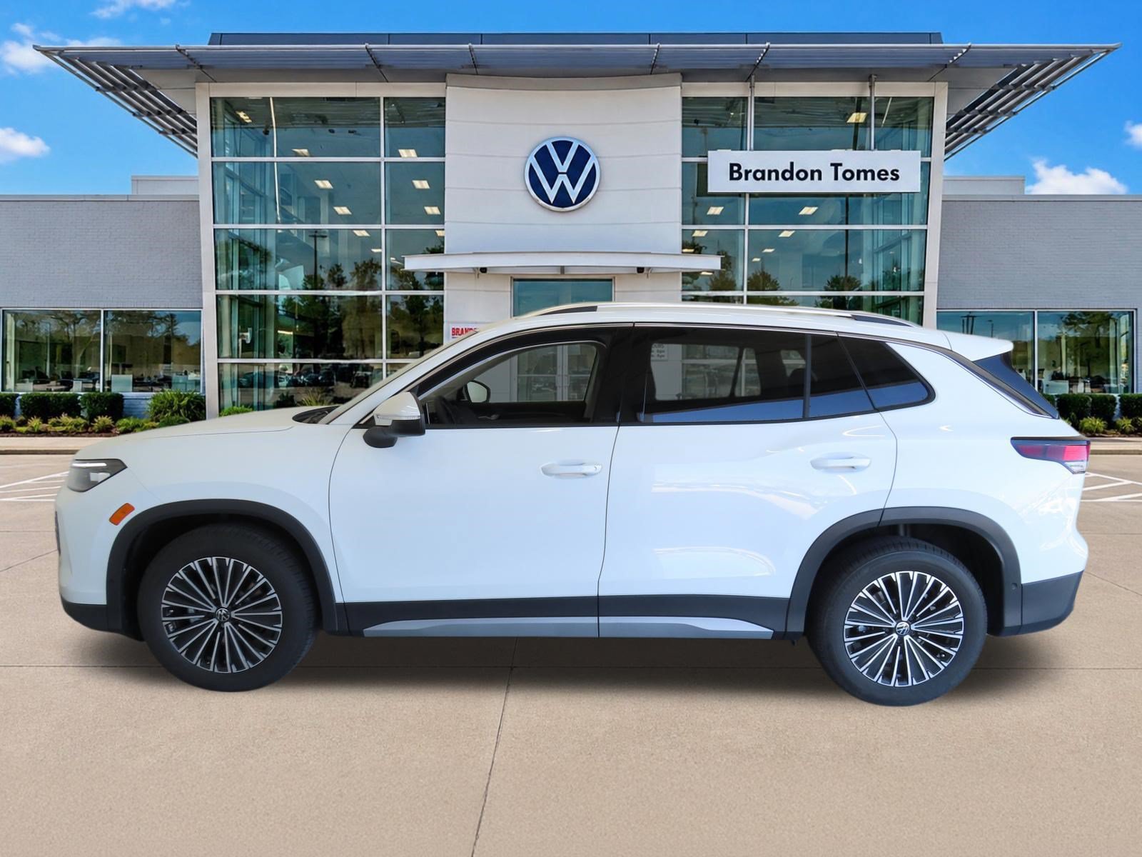 New 2026 Volkswagen Tiguan S FWD image 7