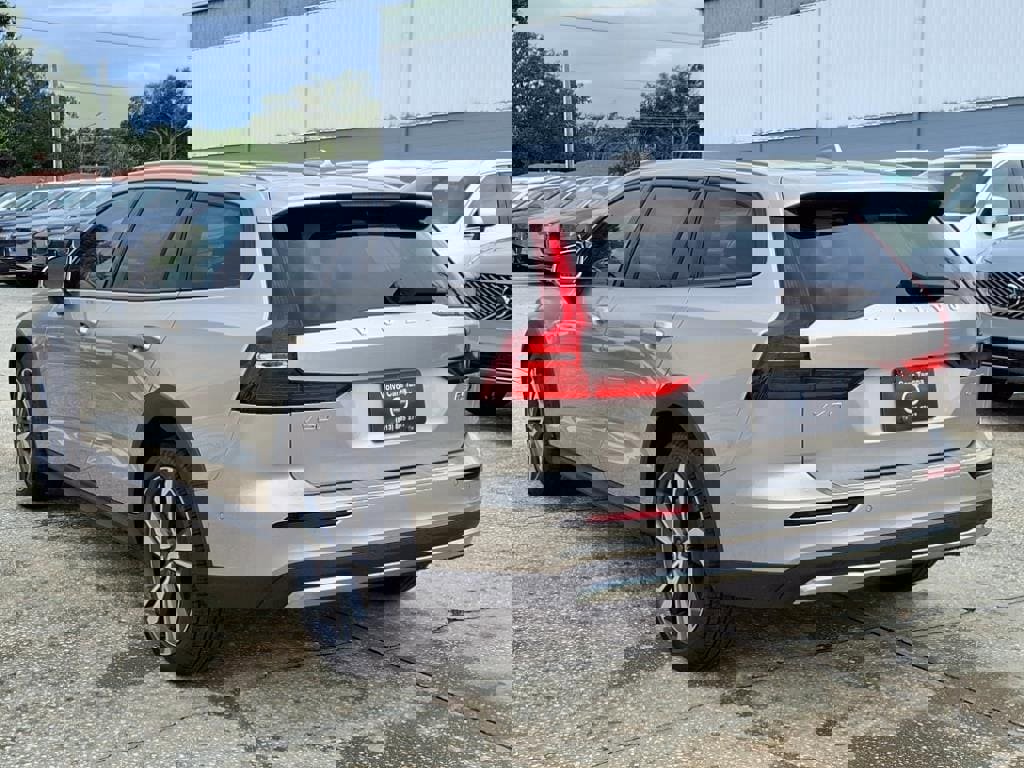 New 2026 Volvo V60 B5 Cross Country Plus w/ Protection Package Premier image 5