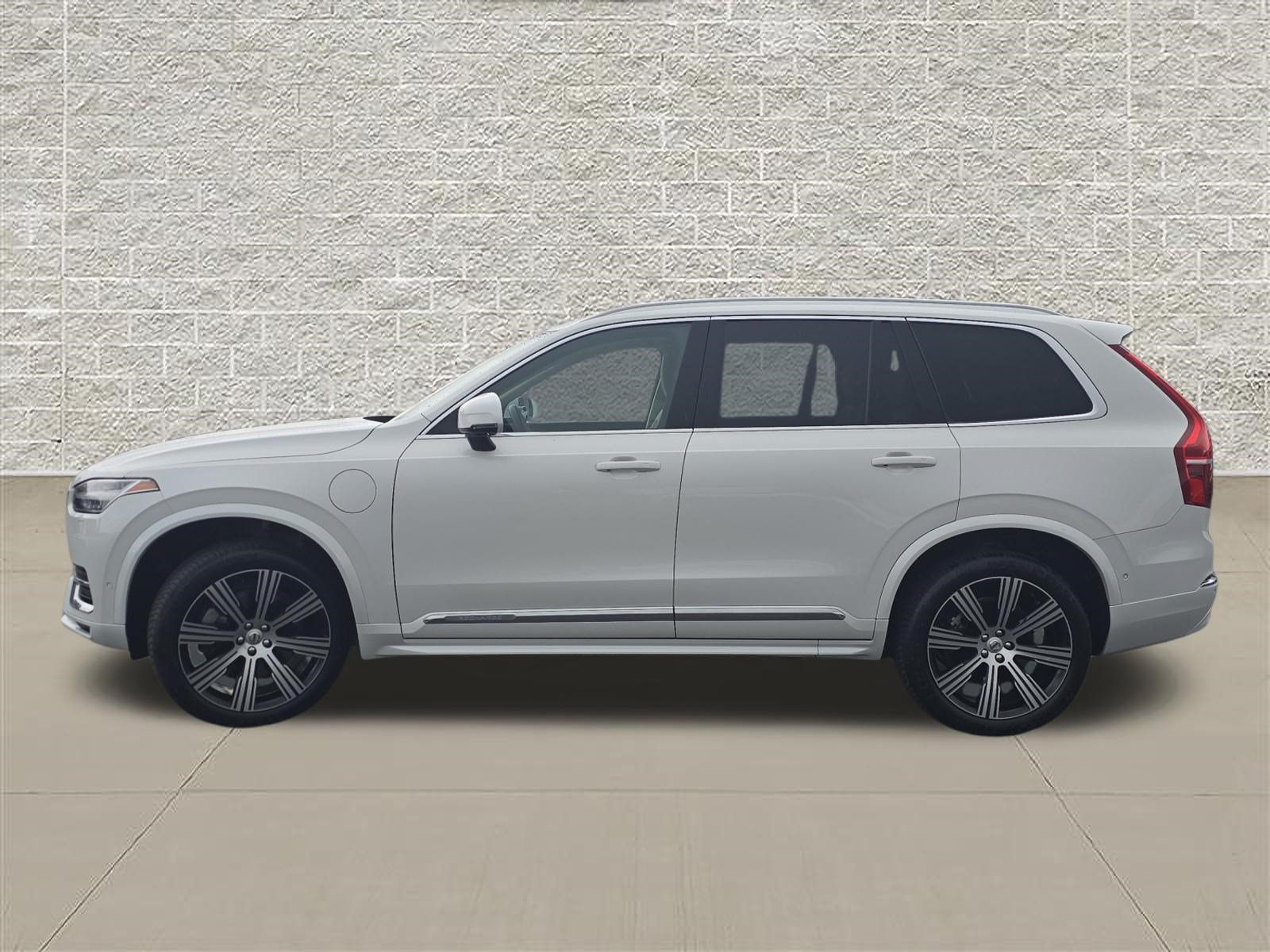 Used 2023 Volvo XC90 T8 Plus AWD/4WD image 4