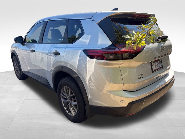 Certified 2025 Nissan Rogue S FWD image 5