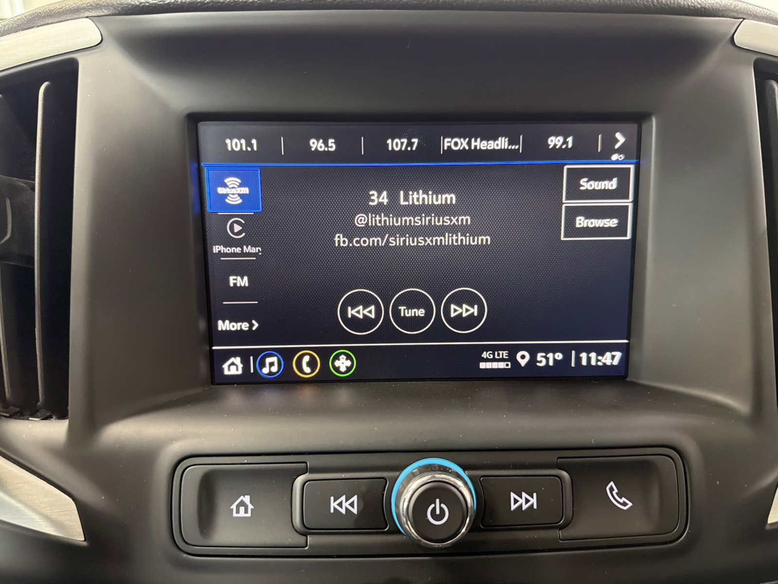 Used 2024 GMC Terrain SLE image 21