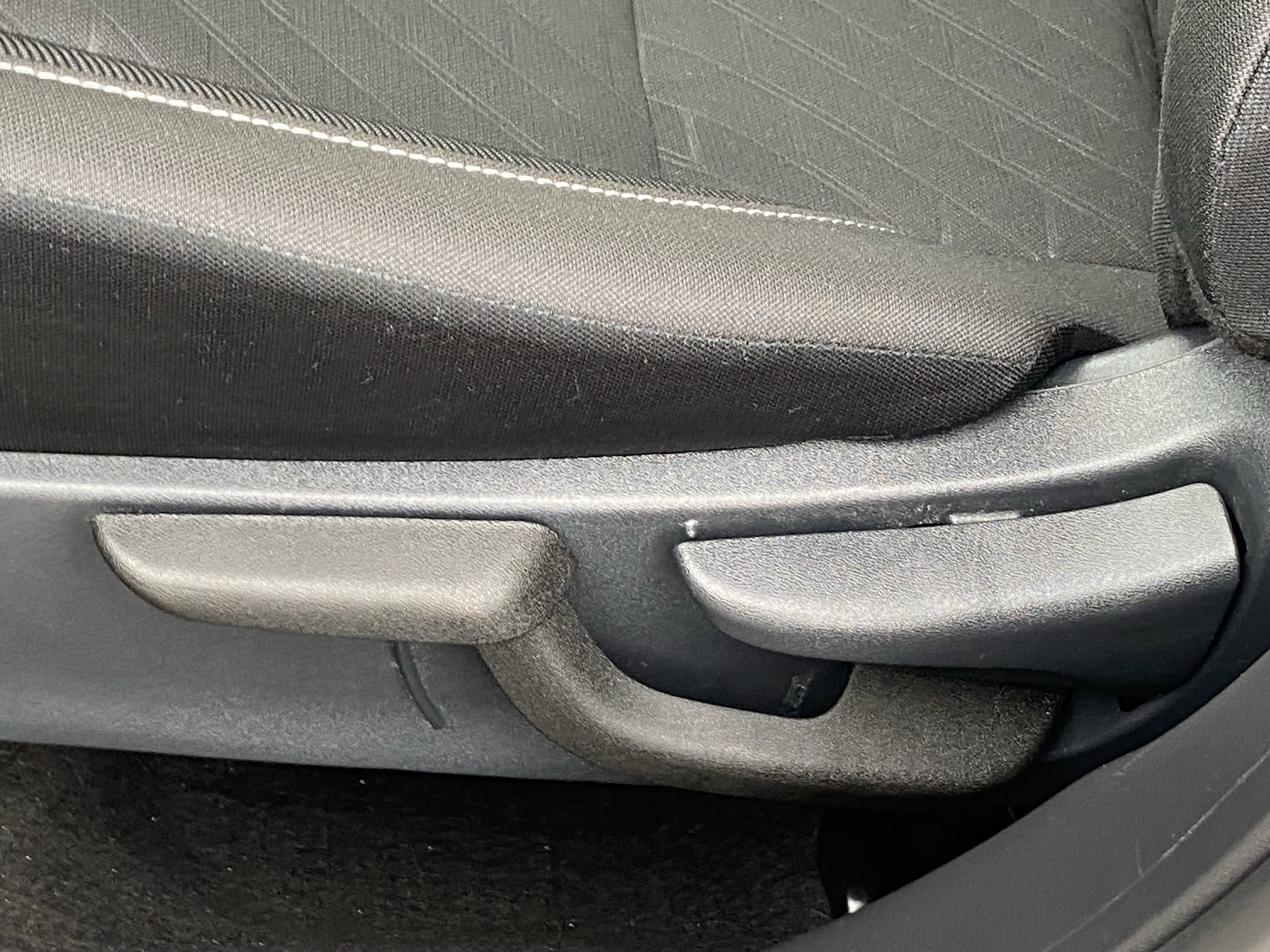 Certified 2024 Nissan Kicks SV FWD image 19