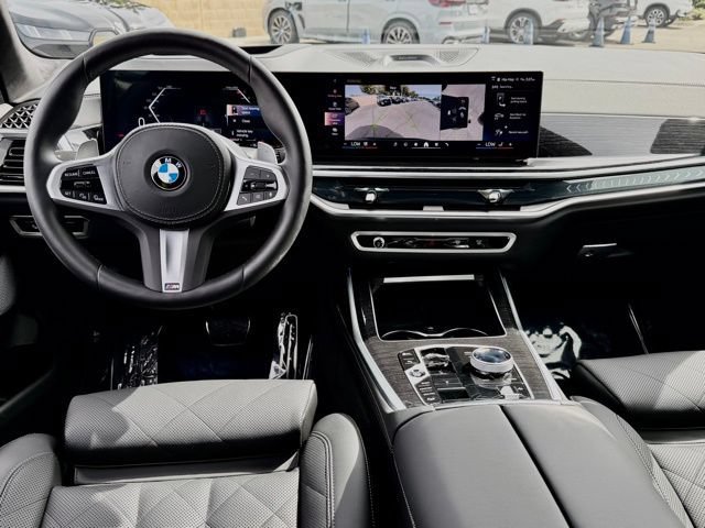 Used 2026 BMW X7 xDrive40i w/ M Sport Package AWD/4WD image 33