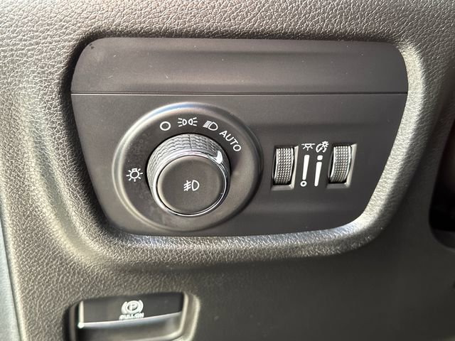 Used 2024 Jeep Grand Cherokee L Limited image 26