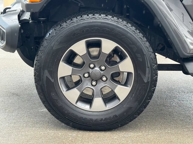 Used 2018 Jeep Wrangler Unlimited Sahara AWD/4WD image 5