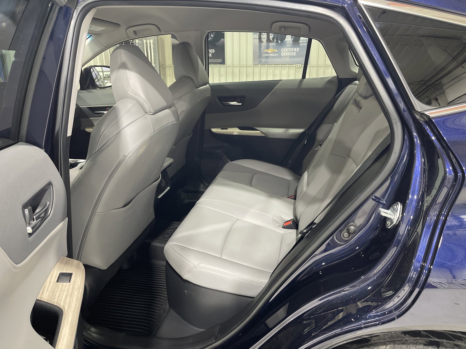 Used 2022 Toyota Venza XLE AWD/4WD image 12