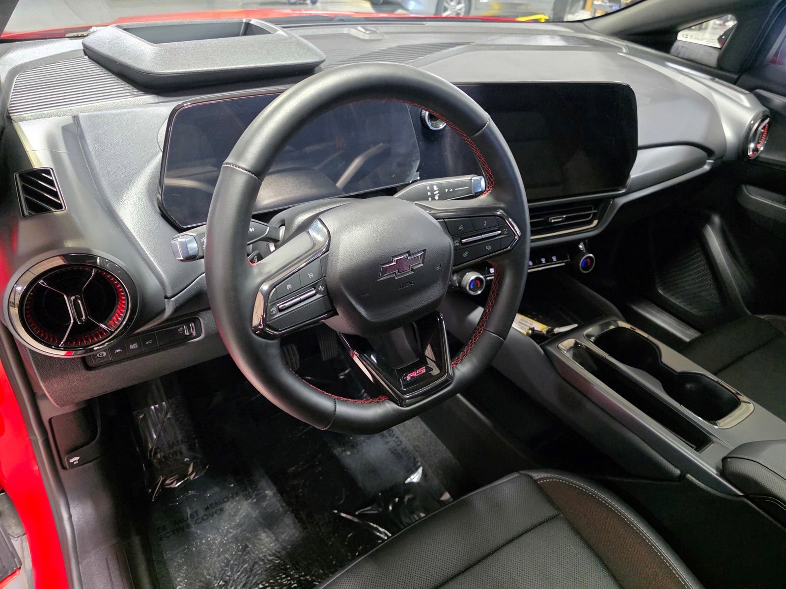 Used 2025 Chevrolet Equinox EV RS w/ Convenience Package II image 2