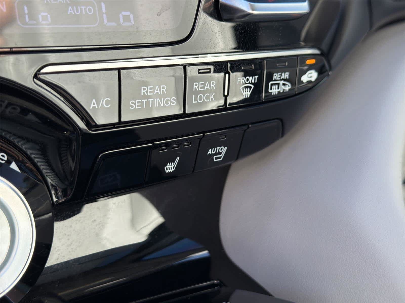Used 2024 Acura MDX w/ Technology Package AWD/4WD image 36