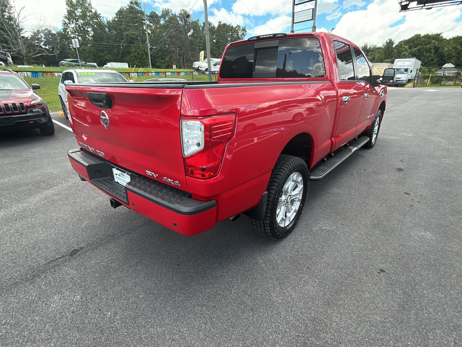Used 2020 Nissan Titan SV w/ SV Convenience Package AWD/4WD image 5