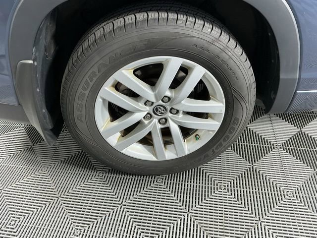 Used 2016 Toyota Highlander LE AWD/4WD image 15