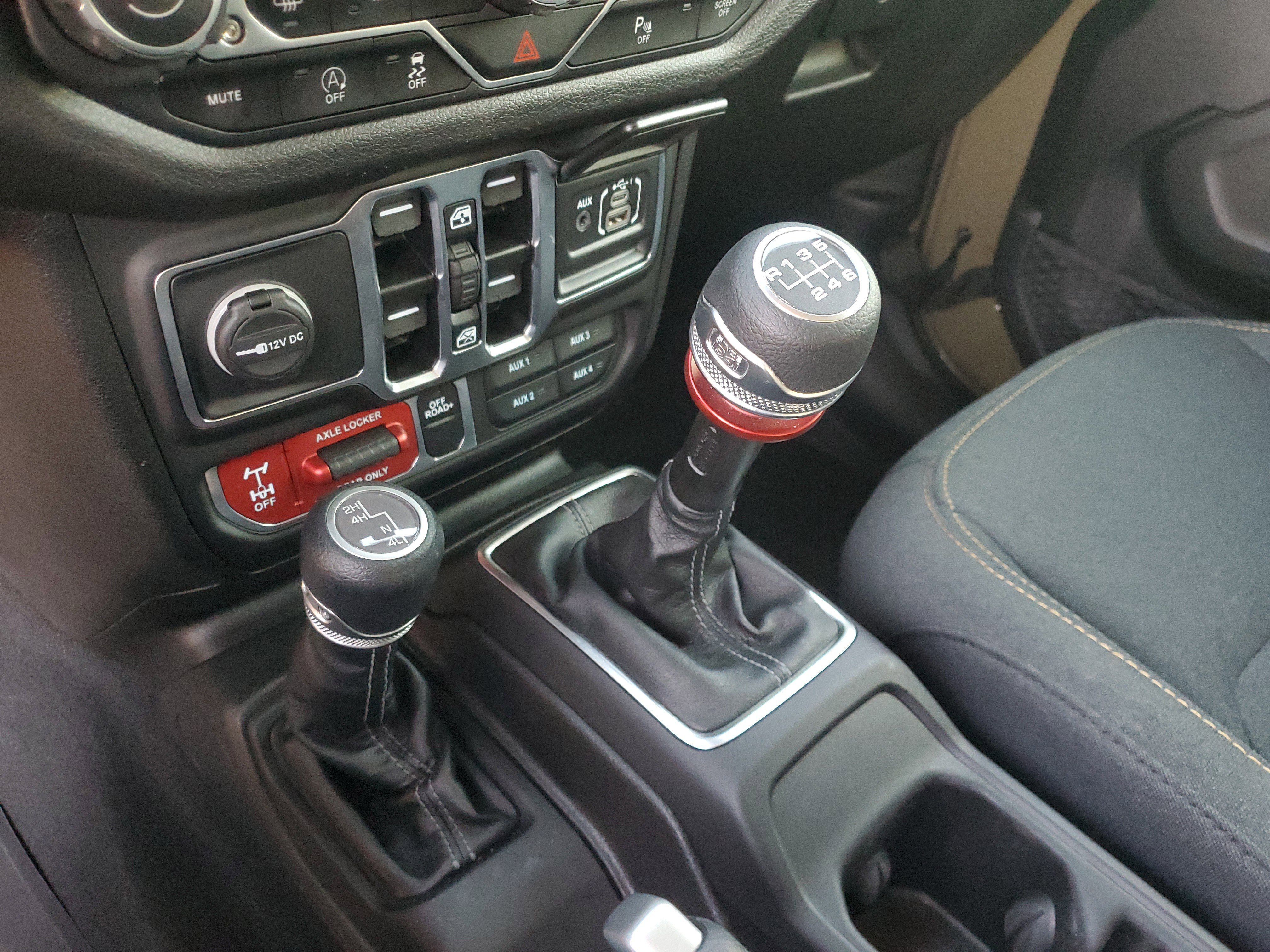 Used 2025 Jeep Wrangler Willys image 19