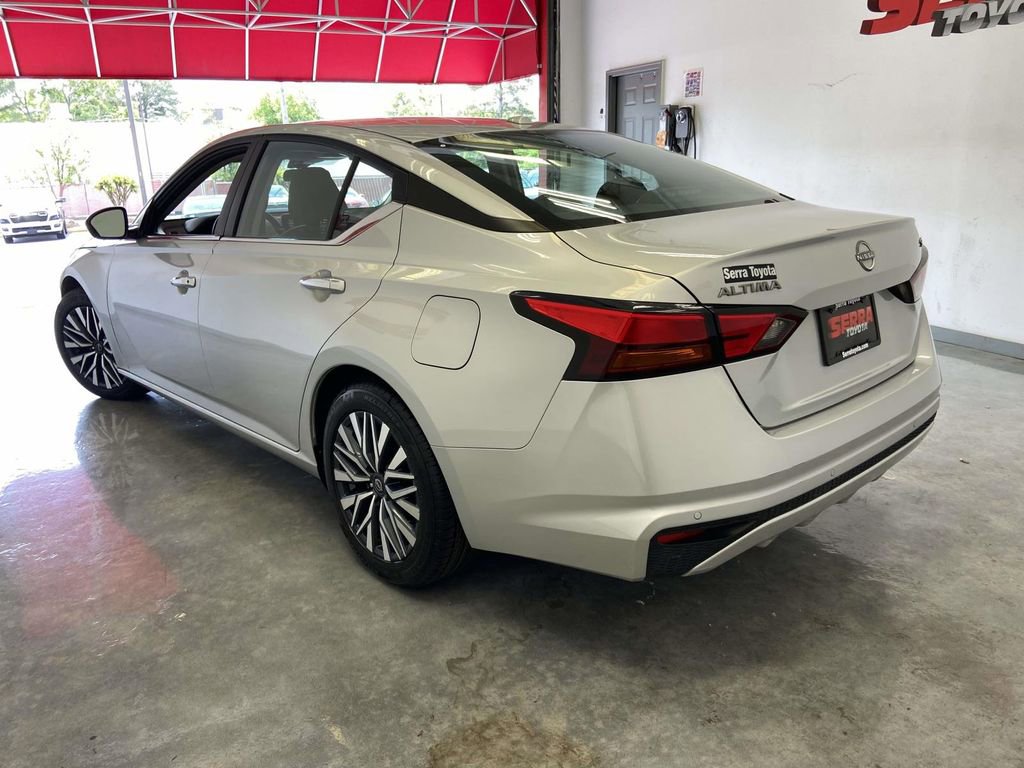 Used 2024 Nissan Altima 2.5 SV FWD image 5