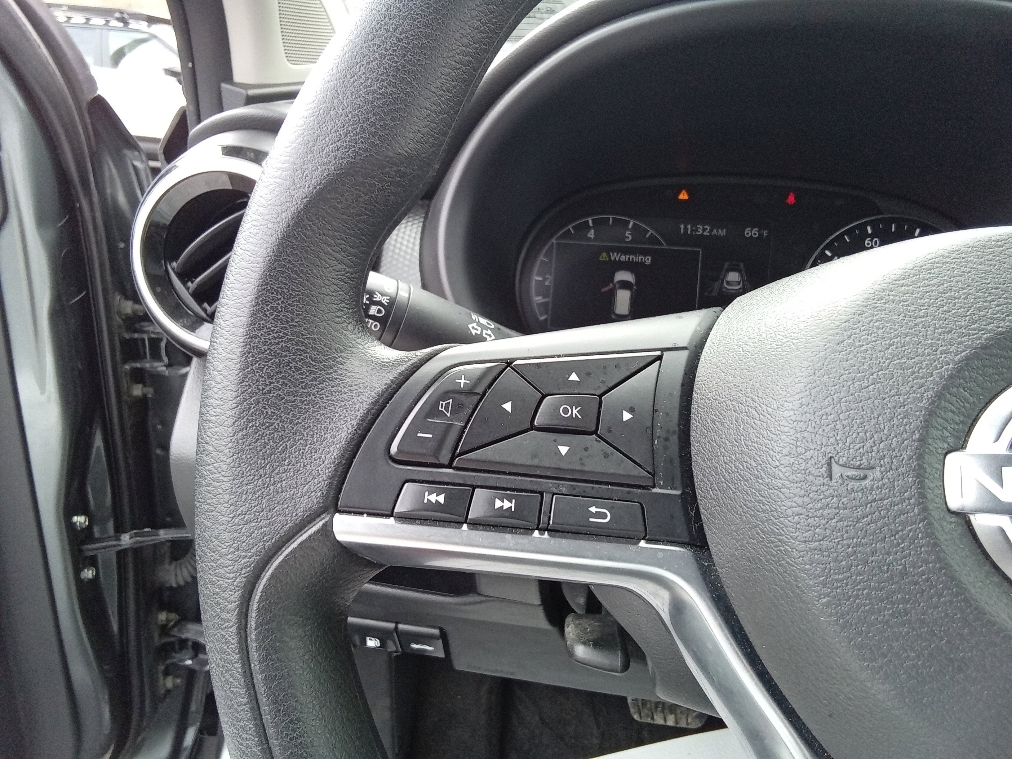 Used 2024 Nissan Kicks SV image 17