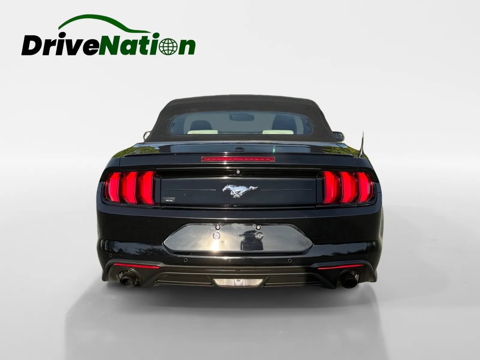 Used 2020 Ford Mustang Premium RWD image 4