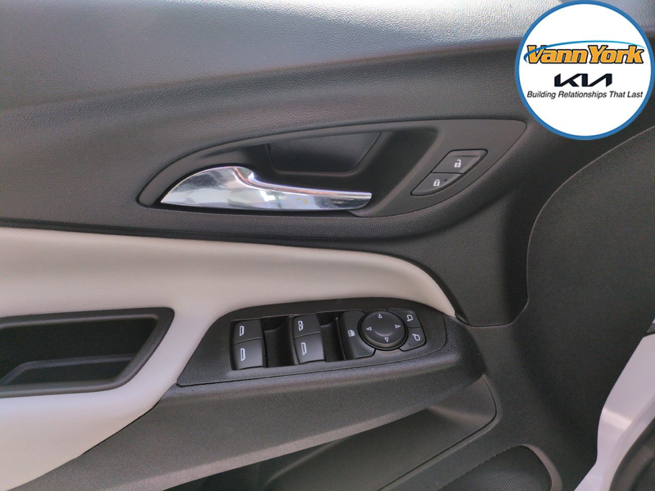 Used 2023 Chevrolet Equinox LS w/ Driver Confidence II Package image 15