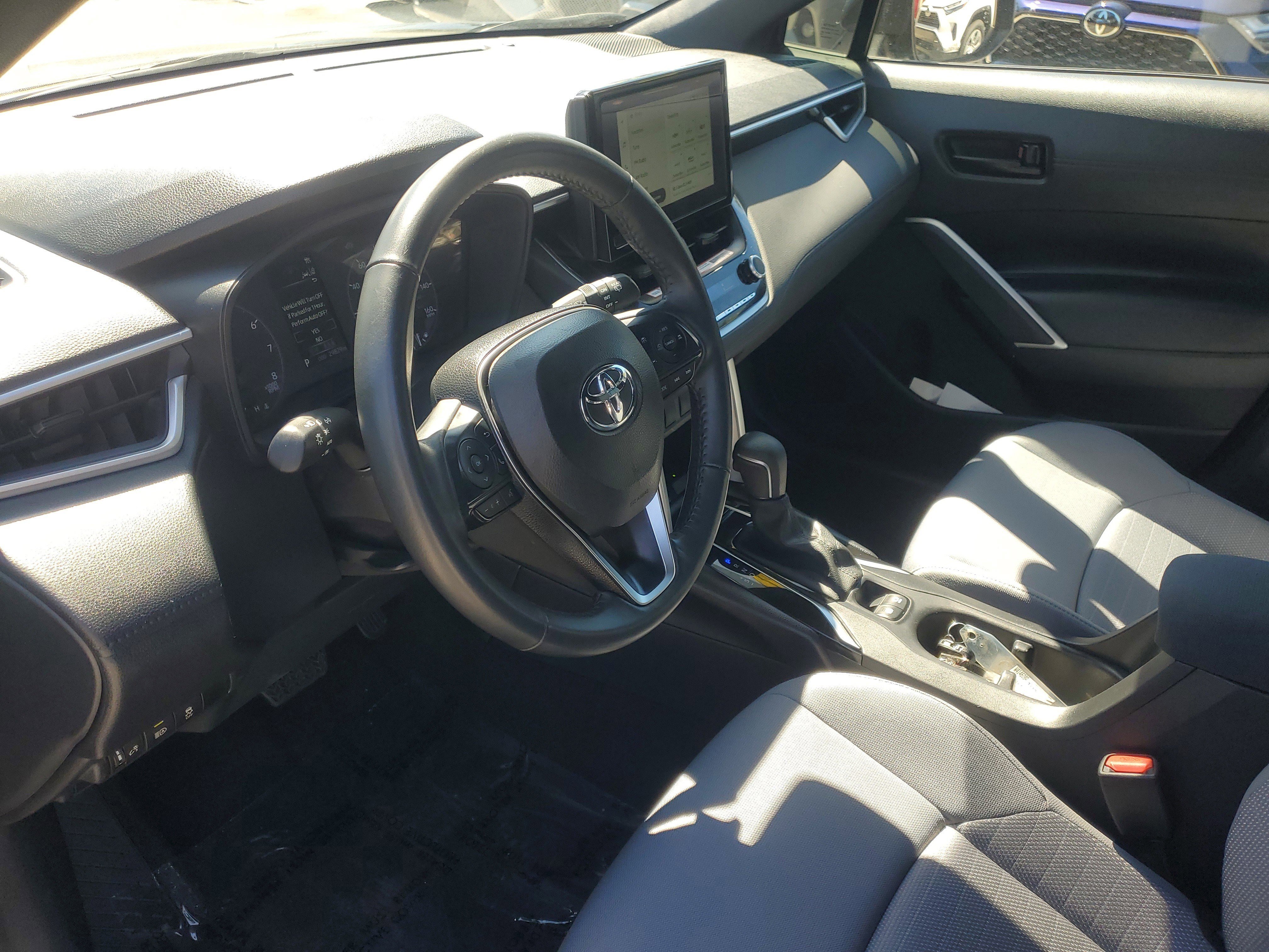 Certified 2024 Toyota Corolla Cross SE image 16