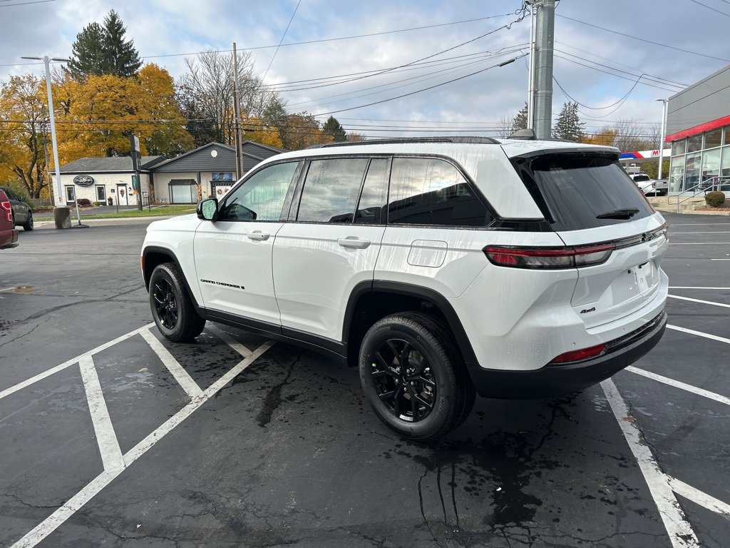 New 2025 Jeep Grand Cherokee 4WD image 5