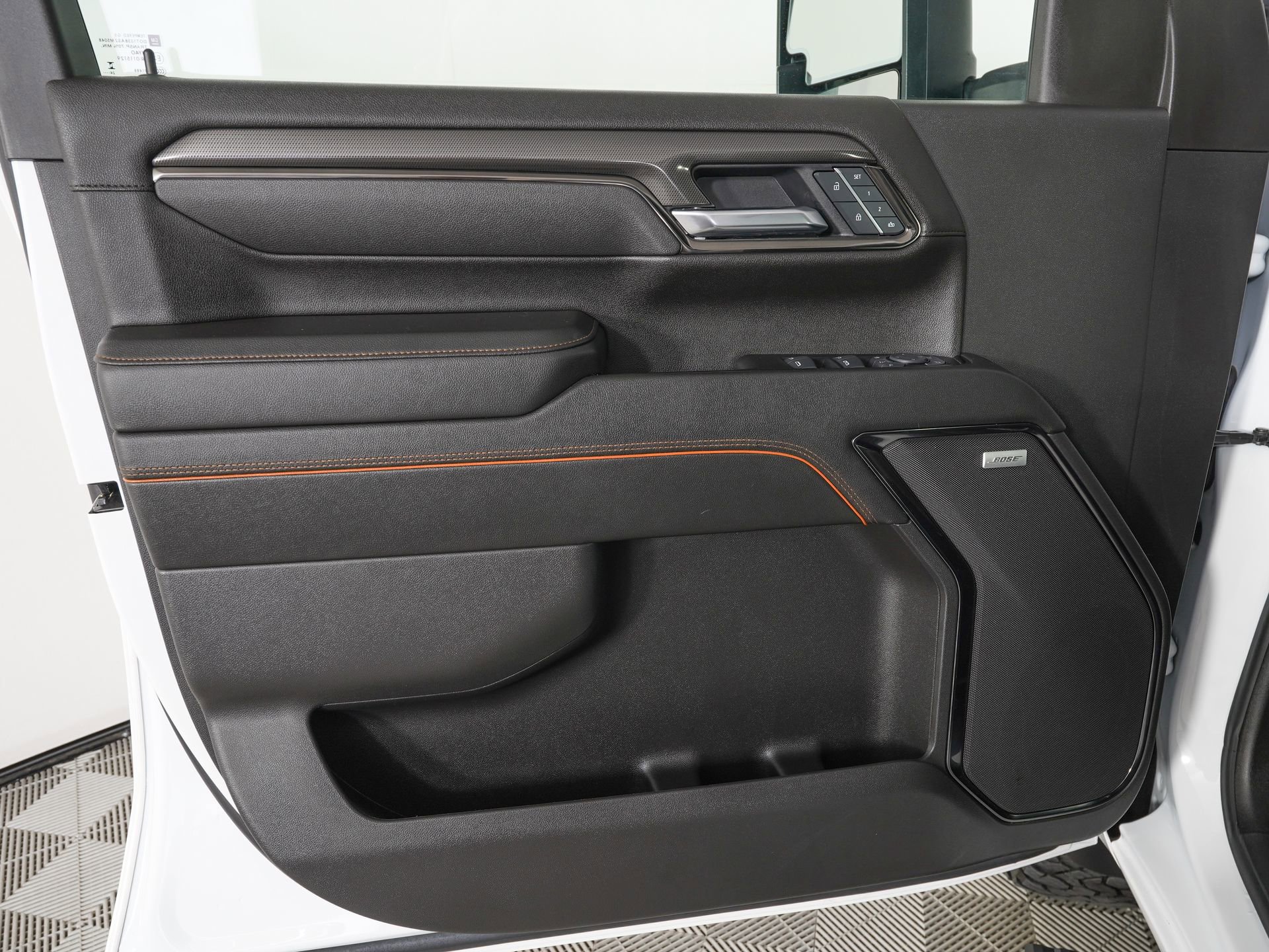 Used 2025 GMC Sierra 2500 AT4 w/ AT4 Premium Plus Package AWD/4WD image 14