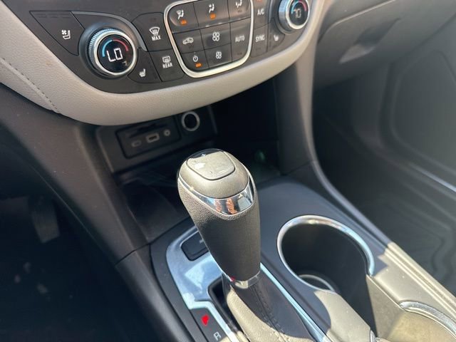 Used 2020 Chevrolet Equinox Premier image 20