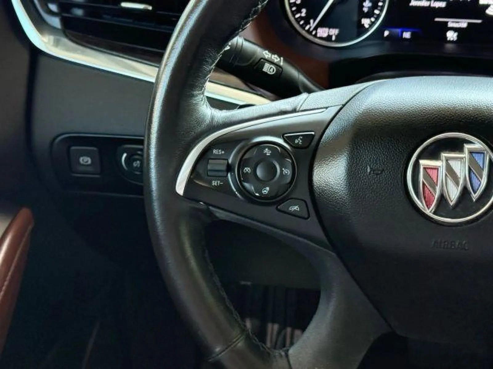 Used 2021 Buick Enclave Avenir w/ Avenir Technology Package image 35