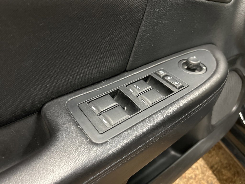 Used 2014 Chrysler 200 LX image 23