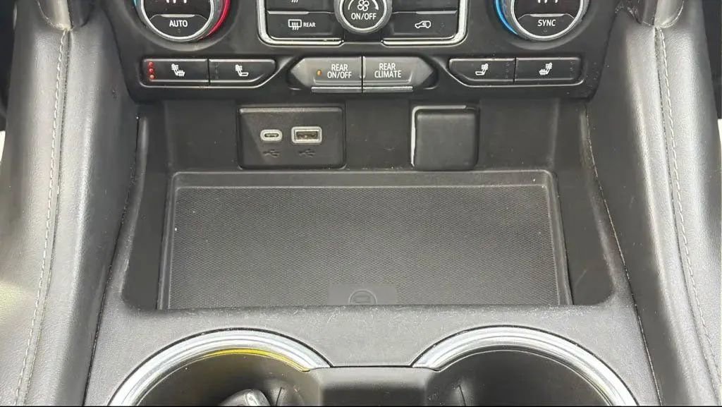Used 2023 Chevrolet Tahoe Z71 w/ Luxury Package AWD/4WD image 25