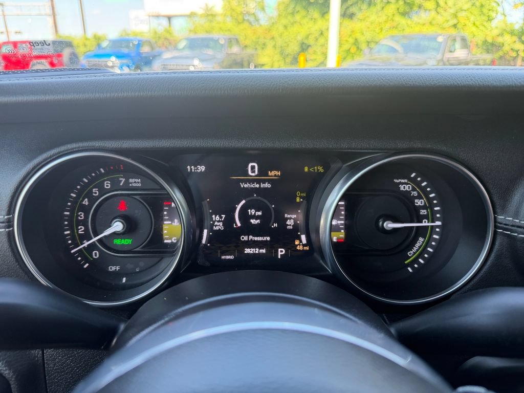 Used 2023 Jeep Wrangler Unlimited Sahara w/ Cold Weather Group AWD/4WD image 21