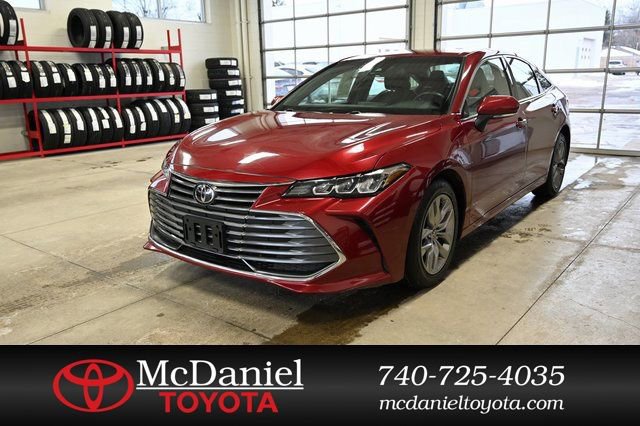Used 2022 Toyota Avalon XLE image 1
