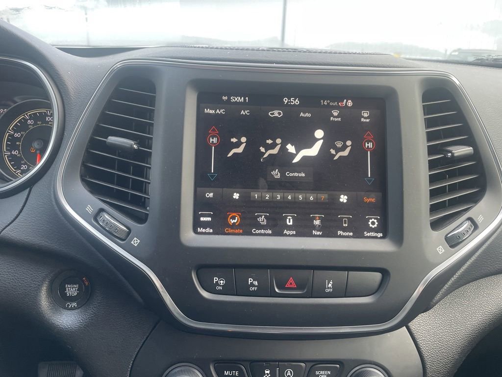 Used 2023 Jeep Cherokee Altitude Lux image 25