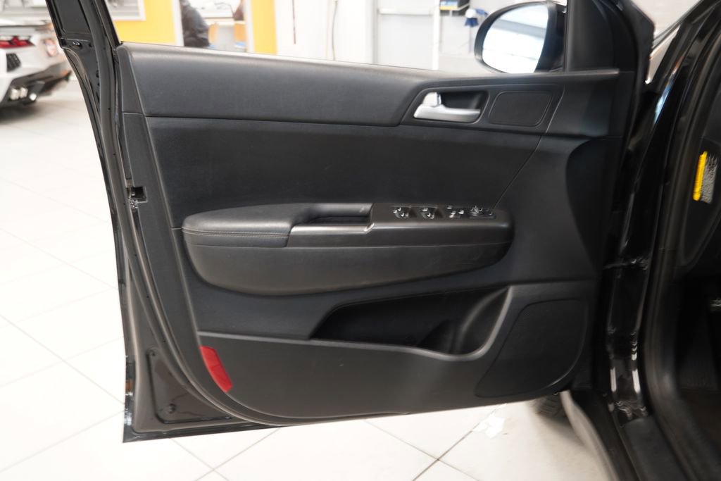 Used 2018 Kia Sportage LX FWD image 5