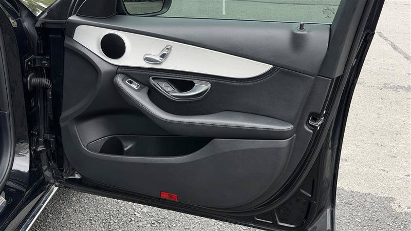 Used 2015 Mercedes-Benz C 300 Sedan image 32