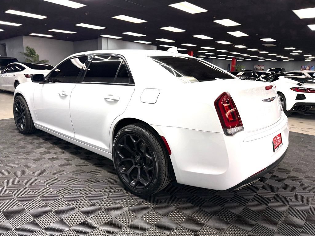 Used 2019 Chrysler 300 Touring w/ Sport Appearance Package RWD image 11