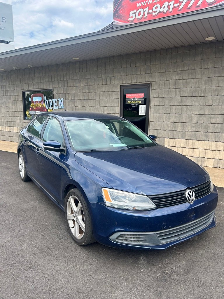 Used 2012 Volkswagen Jetta SE FWD image 3