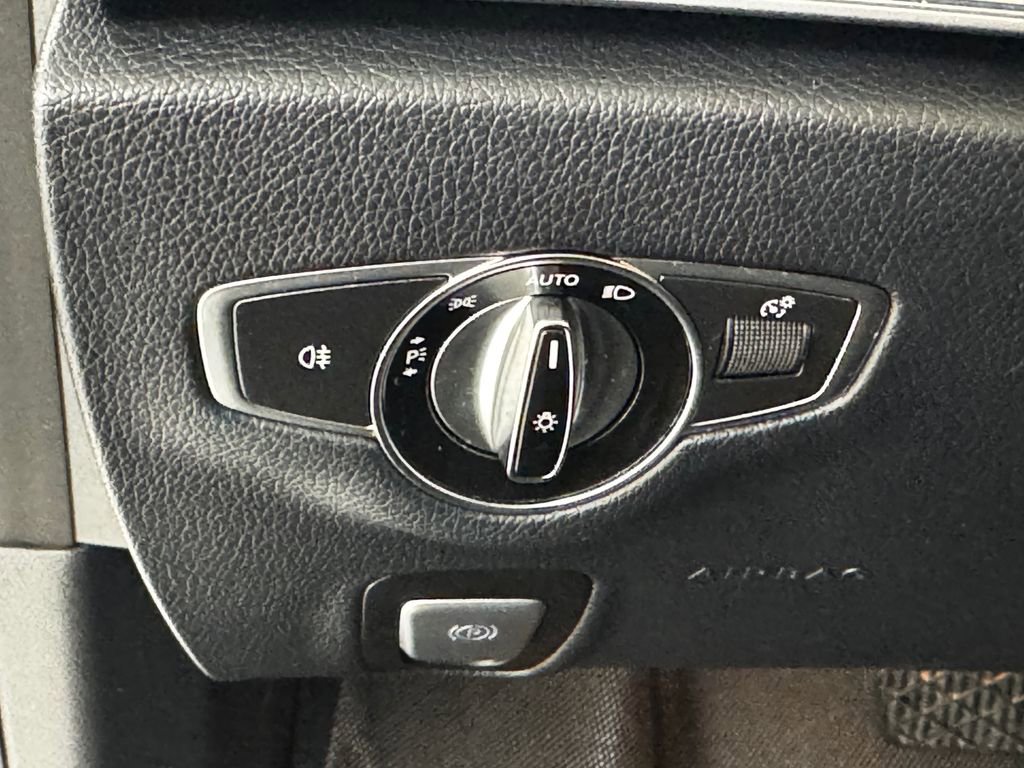 Used 2018 Mercedes-Benz E 300 4MATIC image 32