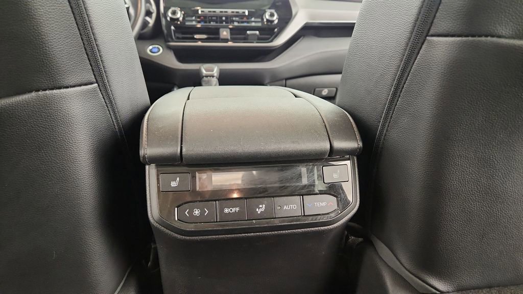 Used 2021 Toyota Highlander Limited image 26