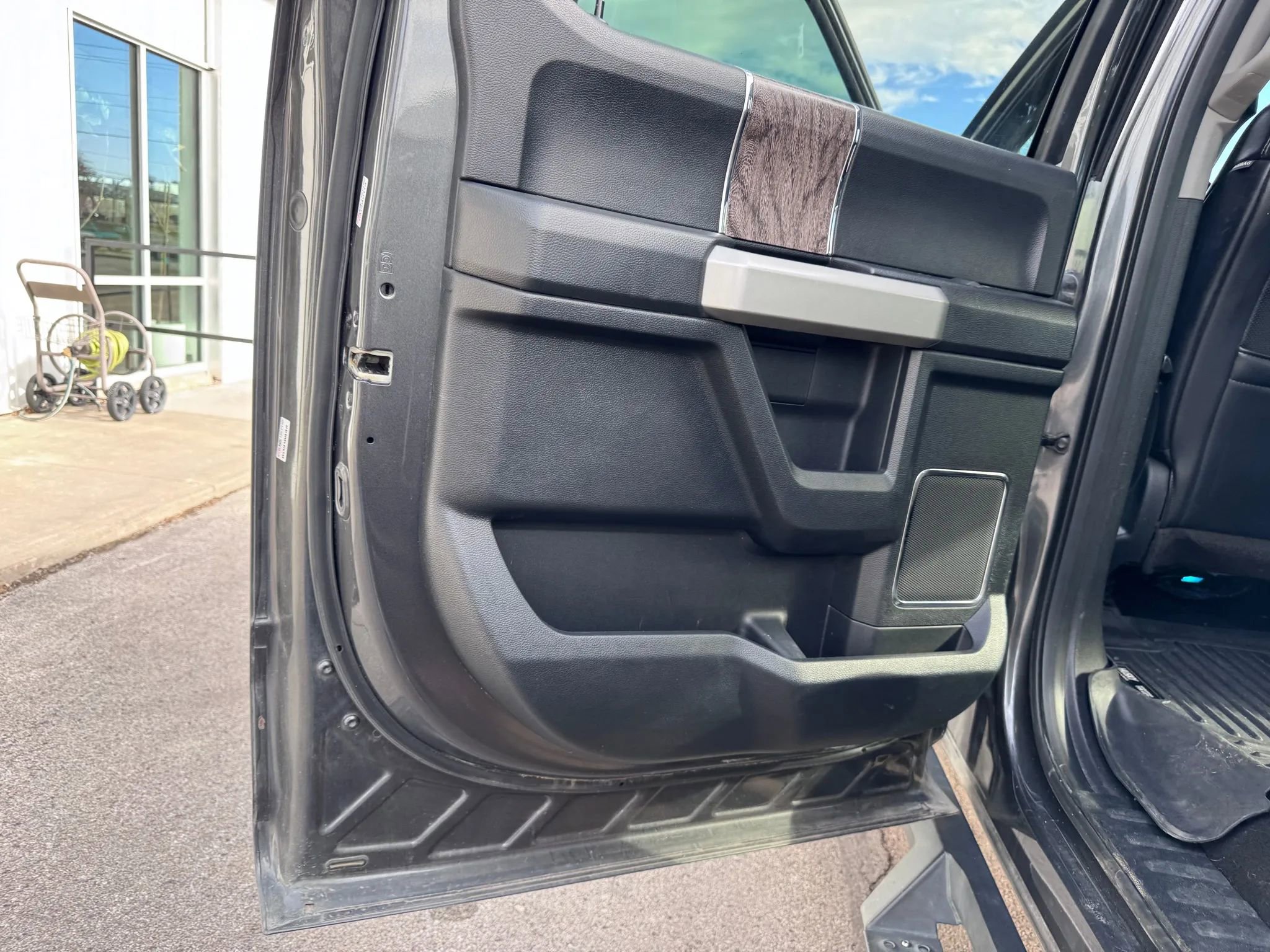 Used 2019 Ford F250 Lariat w/ Lariat Ultimate Package image 26