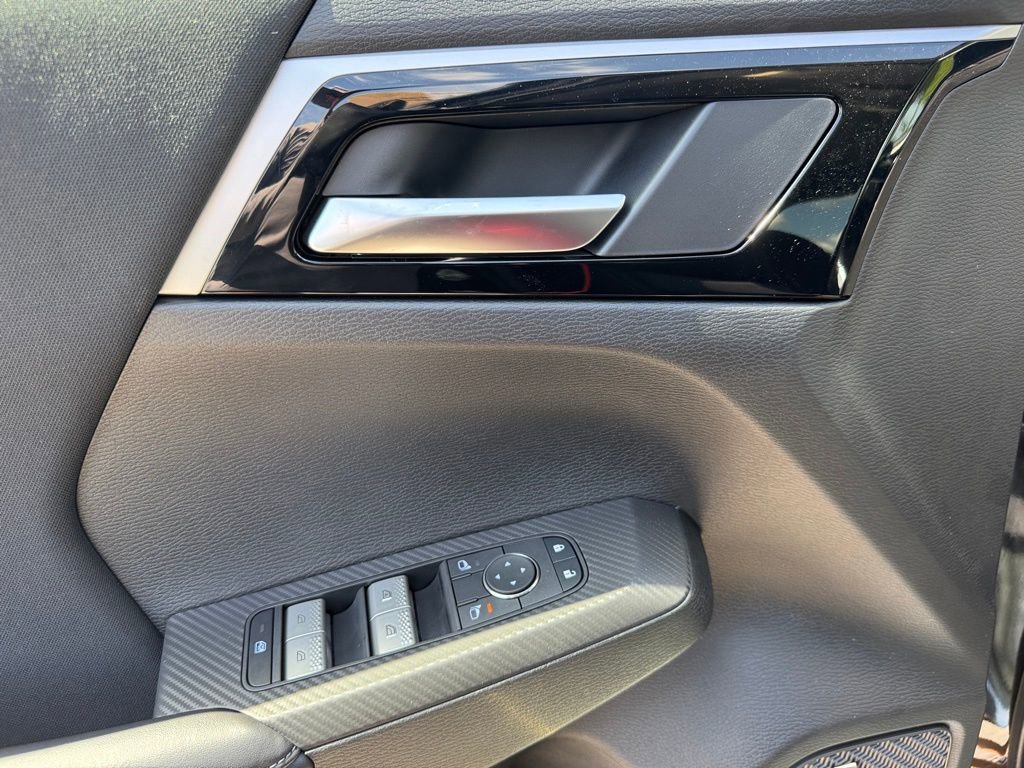 New 2025 Mitsubishi Outlander ES image 32