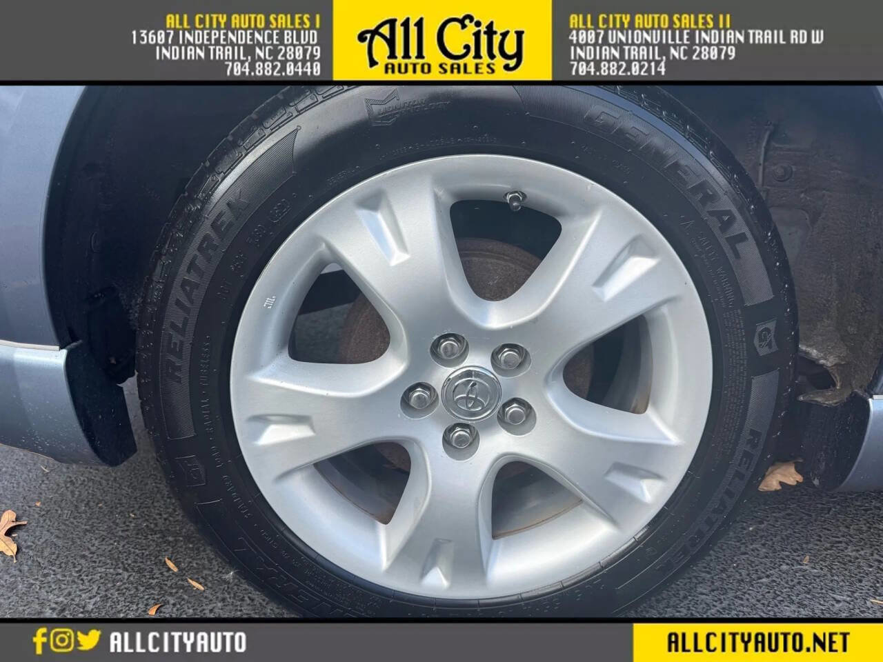 Used 2008 Toyota Matrix XR FWD image 27